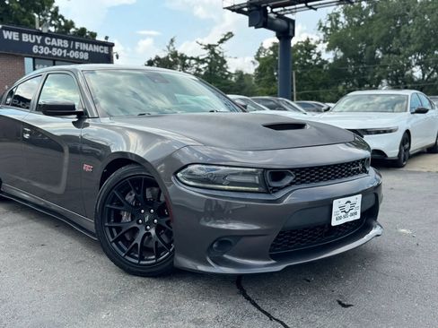 Used 2019 Dodge Charger Scat Pack w/ Dynamics Package RWD image 2