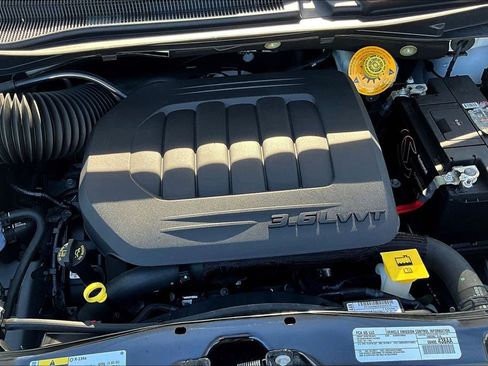 Used 2020 Dodge Grand Caravan SE FWD image 25