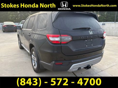 Used 2025 Honda Pilot EX-L image 2