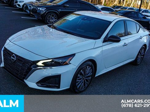 Used 2025 Nissan Altima 2.5 SV image 15