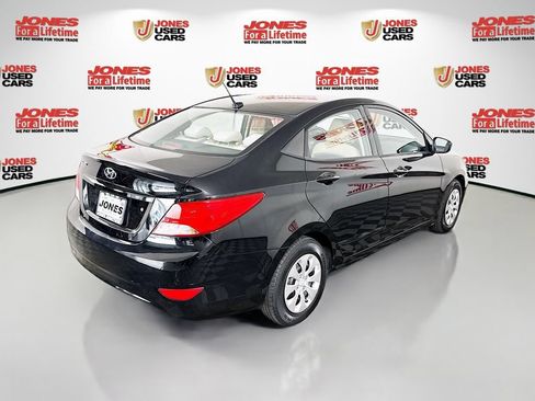 Used 2016 Hyundai Accent SE FWD image 14