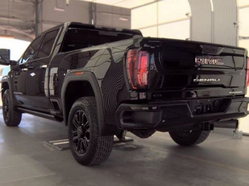 Used 2021 GMC Sierra 2500 Denali w/ Denali Black Diamond Edition AWD/4WD image 5