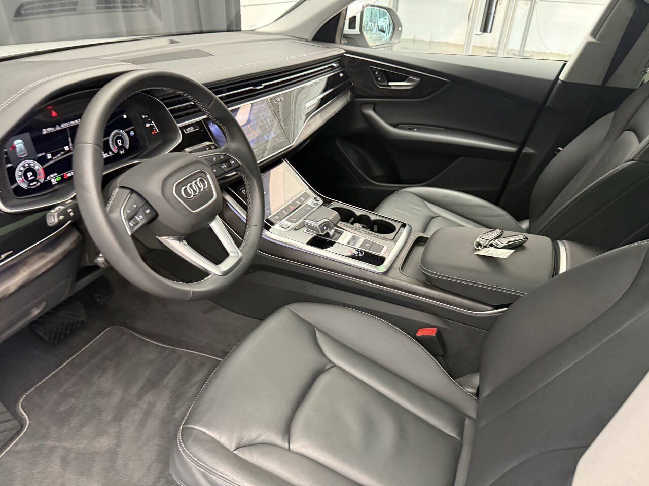 Used 2023 Audi Q8 Premium w/ Convenience Package AWD/4WD image 16