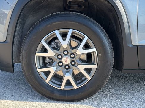Used 2022 GMC Acadia SLE FWD image 13