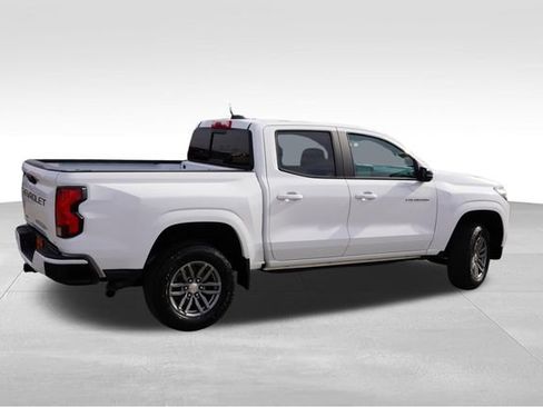 Used 2024 Chevrolet Colorado LT w/ LT Convenience Package II RWD image 4