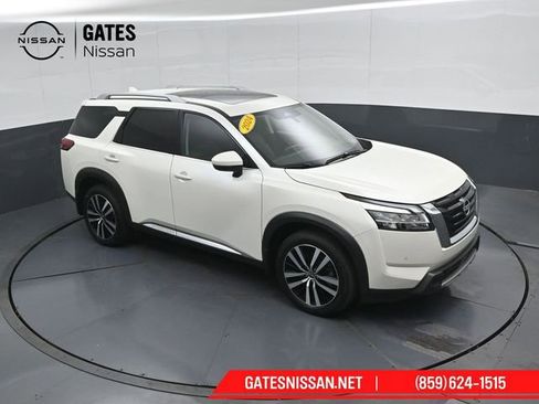 Used 2024 Nissan Pathfinder Platinum AWD/4WD image 53