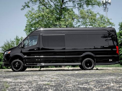 Used 2025 Mercedes-Benz Sprinter 3500 image 3