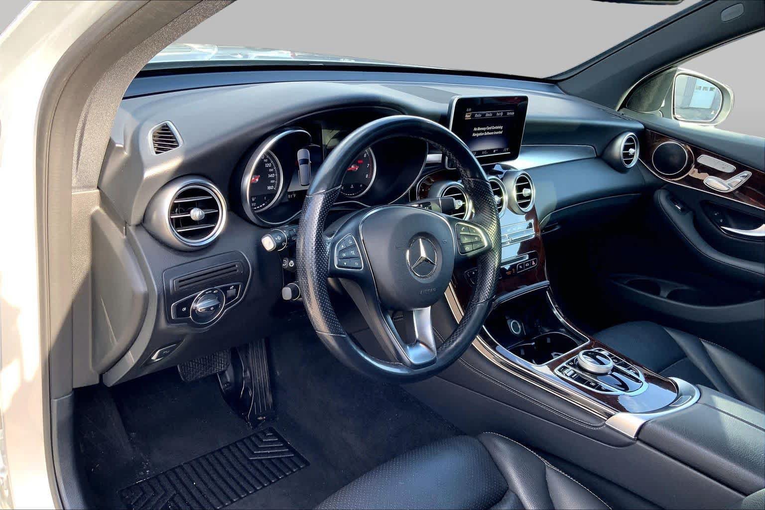 Used 2019 Mercedes-Benz GLC 300 4MATIC image 17