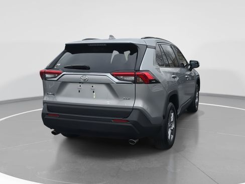 Used 2025 Toyota RAV4 XLE image 5