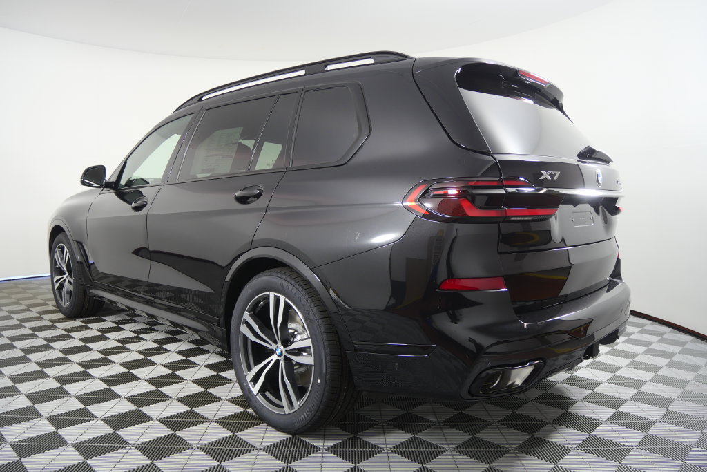 Used 2027 BMW X7 xDrive40i w/ M Sport Package AWD/4WD image 6