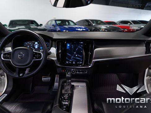 Used 2019 Volvo V90 T5 R-Design image 31