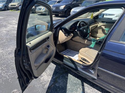 Used 2000 BMW 323i Sedan image 9