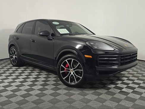 Certified 2024 Porsche Cayenne S AWD/4WD image 9