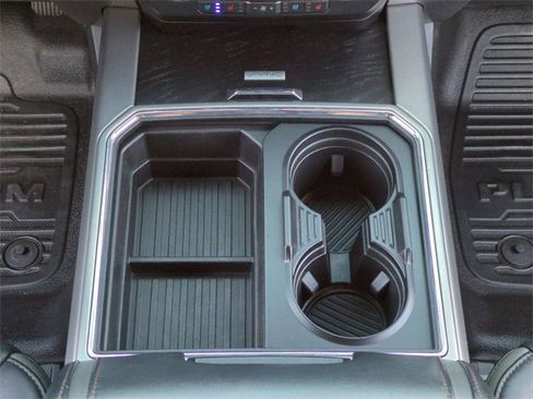 Certified 2018 Ford F450 Platinum w/ Platinum Ultimate Package image 19