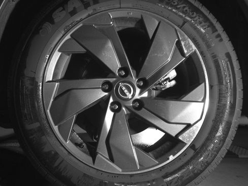 Used 2025 Nissan Rogue SV image 14