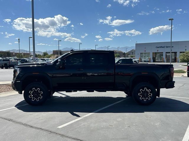 Used 2025 GMC Sierra 3500 AT4 w/ AT4 Premium Plus Package AWD/4WD image 2