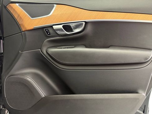 Used 2025 Volvo XC90 B6 Plus image 20