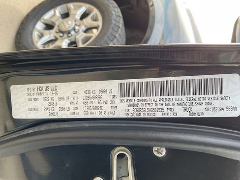 Used 2017 RAM 2500 Limited image 26