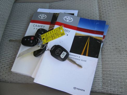 Used 2014 Toyota Camry LE image 14