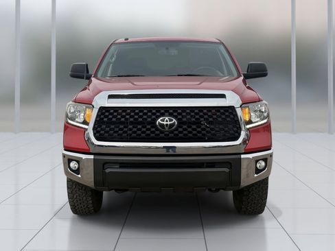 Used 2014 Toyota Tundra Limited w/ Limited Premium Package image 9