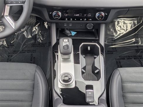 New 2025 Mitsubishi Outlander SE image 20