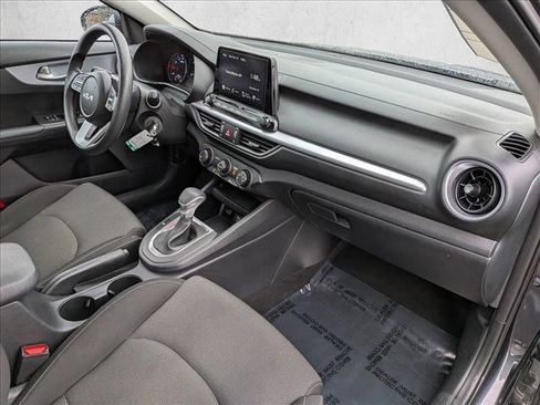 Used 2024 Kia Forte LXS image 19