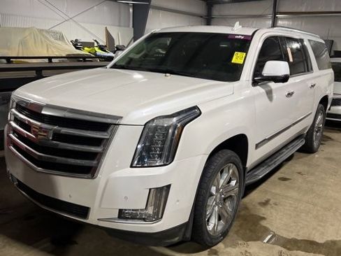 Used 2018 Cadillac Escalade ESV Luxury image 1