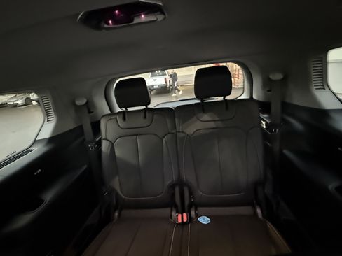 Used 2022 Jeep Grand Cherokee L Limited w/ Black Appearance Package image 9