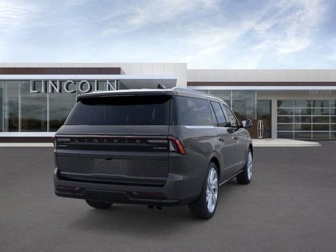 New 2025 Lincoln Navigator L Reserve AWD/4WD image 8