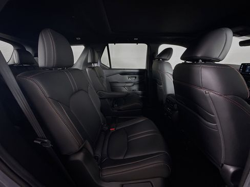 Certified 2025 Honda Pilot TrailSport image 36