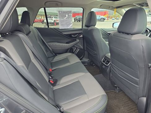Used 2025 Subaru Outback Onyx Edition AWD/4WD image 27