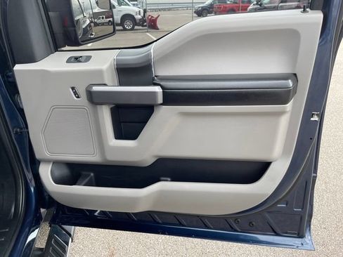 Used 2019 Ford F150 XLT w/ Equipment Group 302A Luxury AWD/4WD image 37