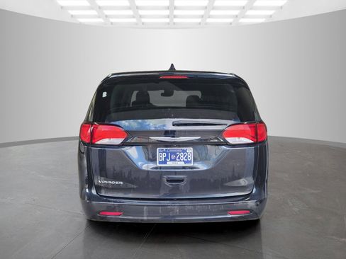 Used 2023 Chrysler Voyager LX FWD image 6
