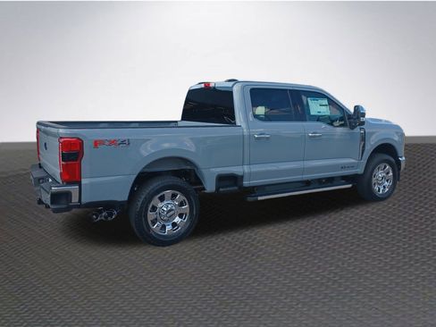 New 2026 Ford F250 Lariat w/ Chrome Package image 4