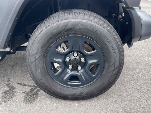 Used 2021 Jeep Wrangler Sport AWD/4WD image 9