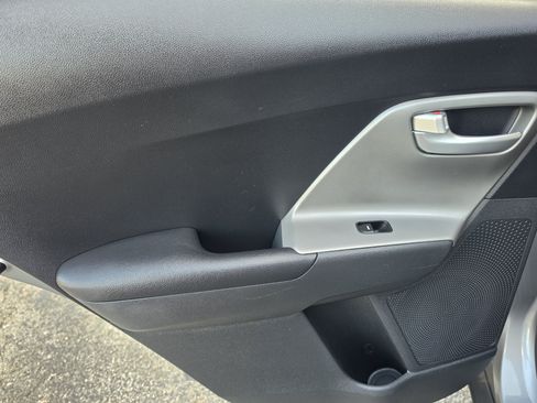 Used 2022 Kia Niro LX FWD image 20