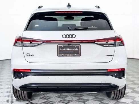 Used 2024 Audi Q4 e-tron Premium Plus image 10