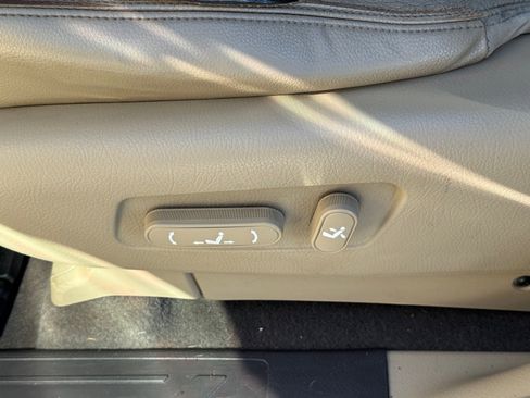 Used 2009 Kia Borrego EX w/ Leather Pkg image 19