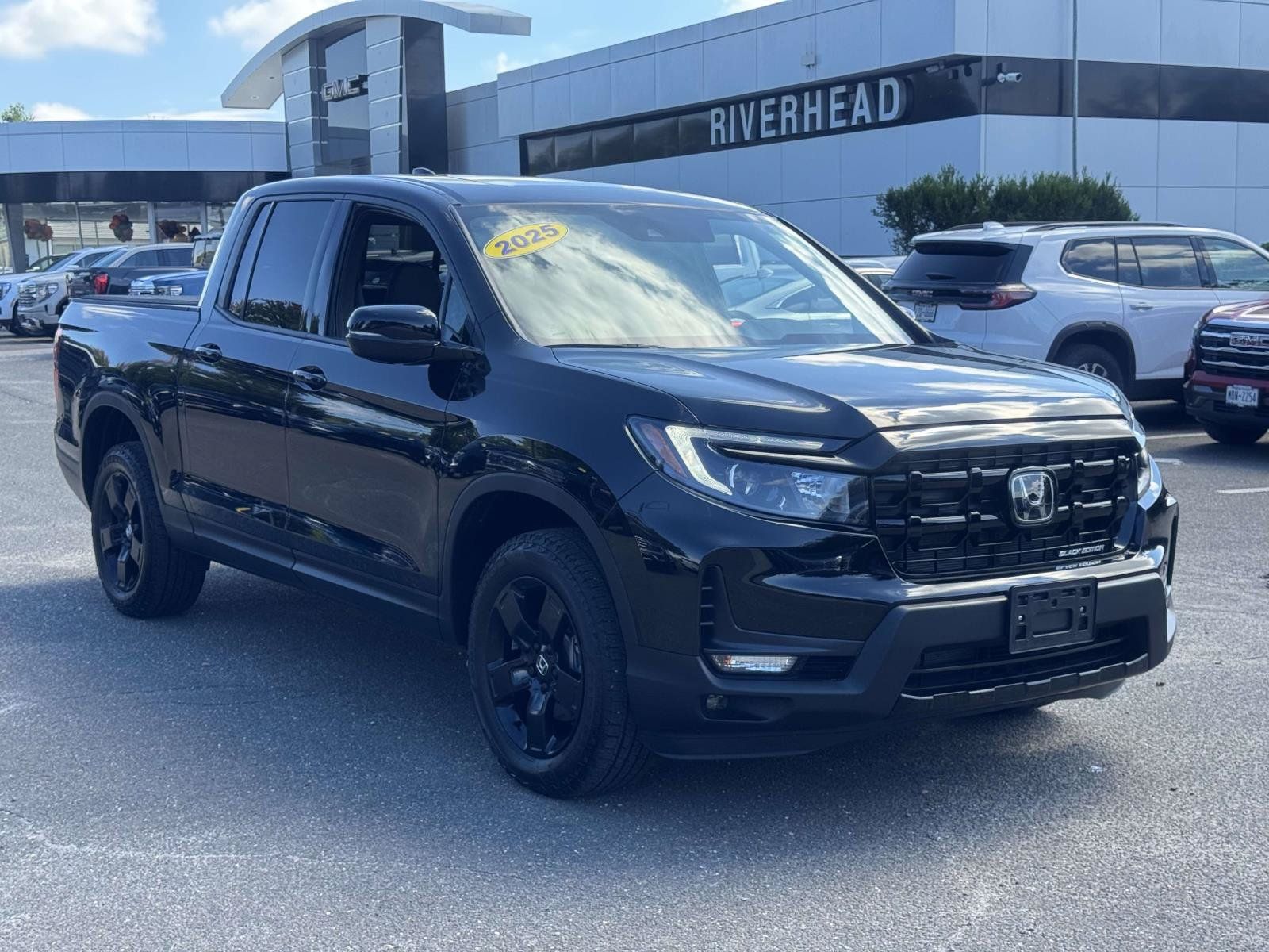 Used 2025 Honda Ridgeline Black Edition image 2