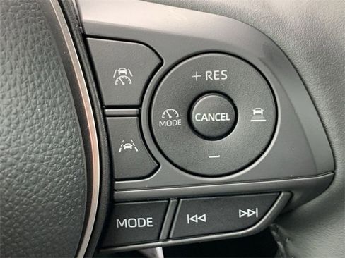 Used 2026 Toyota Corolla Cross XLE image 29