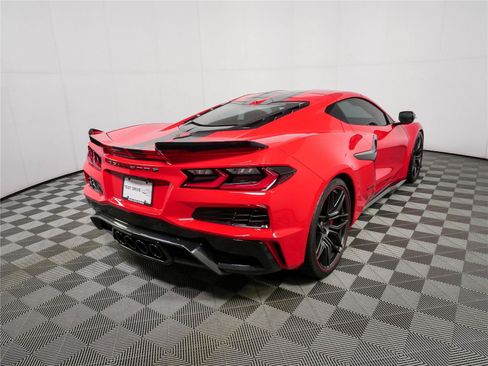 Used 2024 Chevrolet Corvette Z06 RWD image 25