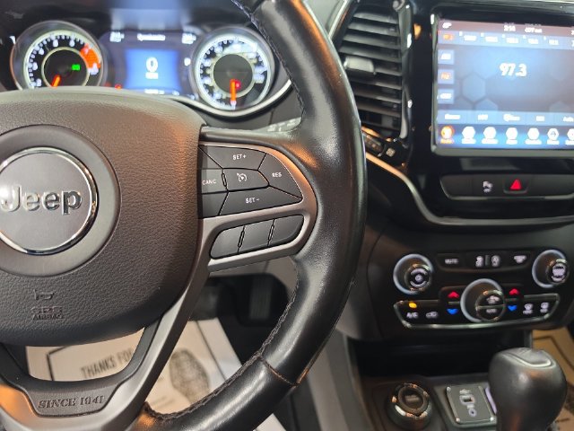 Used 2020 Jeep Cherokee Limited AWD/4WD image 18