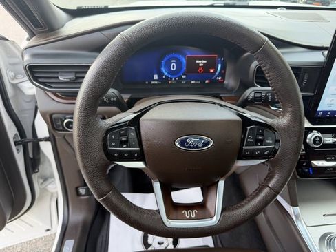 Used 2023 Ford Explorer King Ranch w/ Technology Package image 14