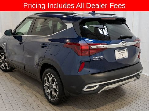 Certified 2021 Kia Seltos EX AWD/4WD image 3