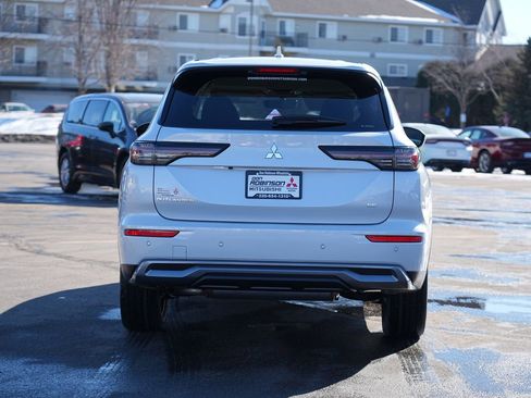 New 2026 Mitsubishi Outlander SE image 4