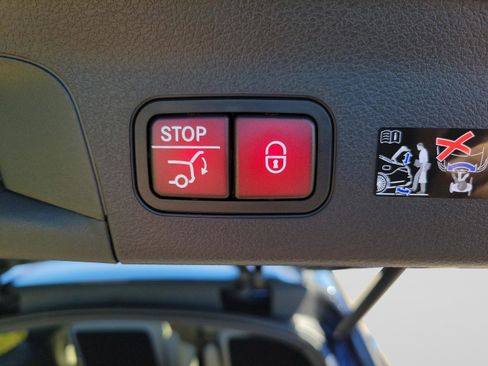 New 2026 Mercedes-Benz GLS 450 4MATIC image 32