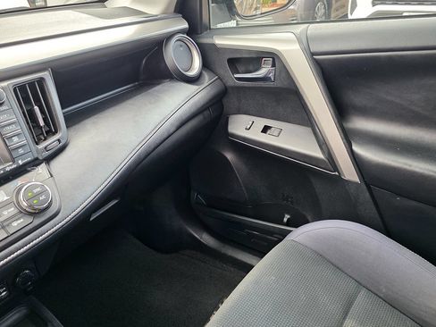 Used 2016 Toyota RAV4 XLE FWD image 36