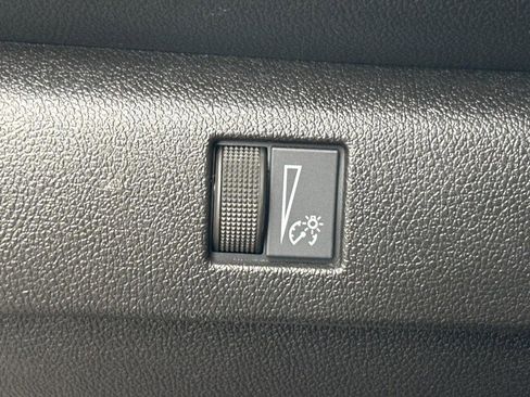 Used 2023 Chevrolet Colorado Trail Boss w/ Technology Package image 16