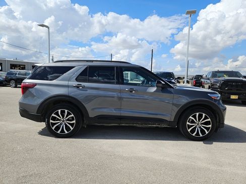 Used 2021 Ford Explorer ST w/ Equipment Group 401A image 2