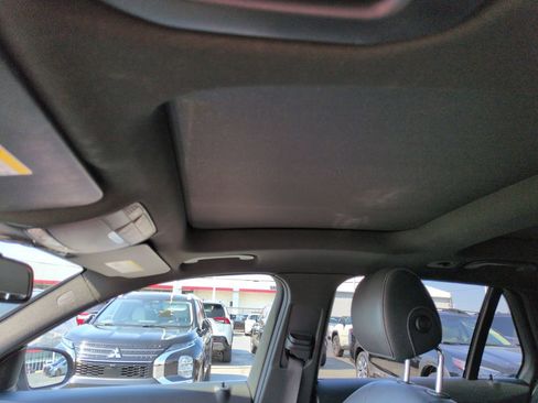 Used 2018 Mercedes-Benz GLC 300 4MATIC image 21